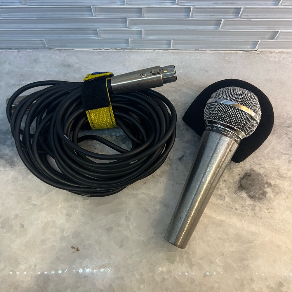 Shure Unisphere Dynamic 588SB Professional Wired Microphone - Picture 6 of 7